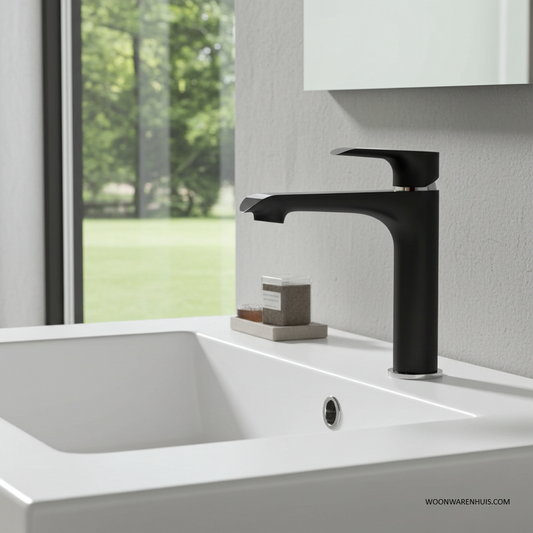 Wastafelmengkraan Xellanz Tarma hoog in mat zwart en chroom