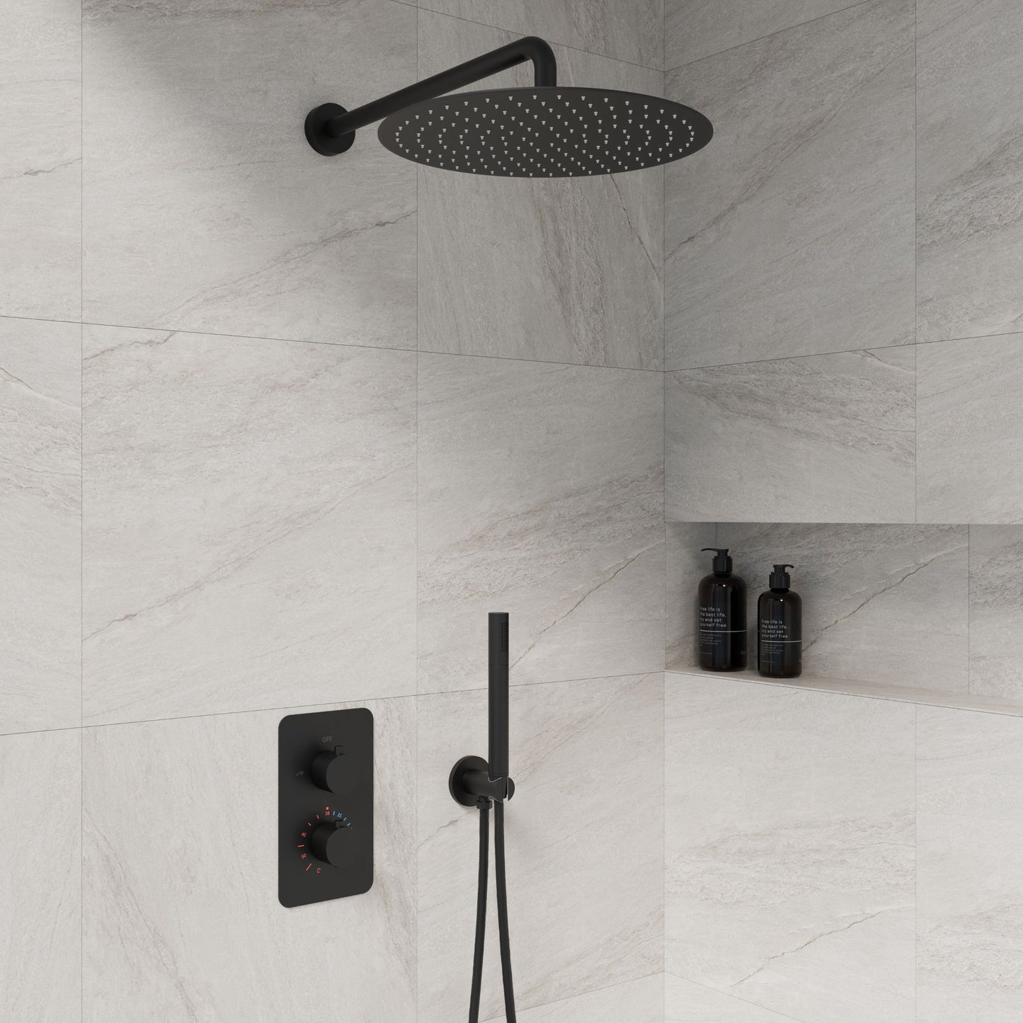 Complete inbouwdouche Sanitado Industry Lacora met 30cm stortdouche en handdouche in mat zwart