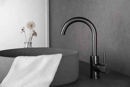 Wastafelmengkraan Wiesbaden Ribbd met draaibare uiteloop en coldstart in gunmetal