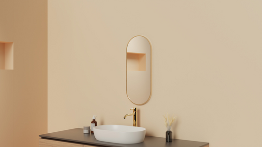 Spiegel Wiesbaden Renk 30x70cm voor toiletruimte met geborsteld messing lijst